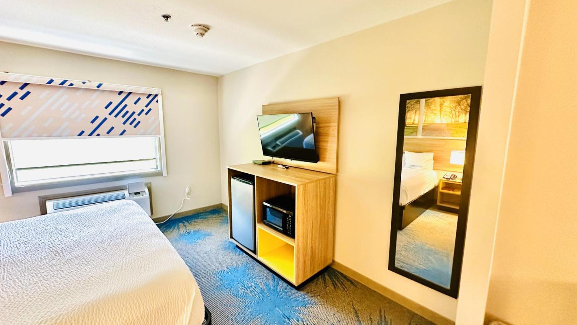 Days Inn & Suites By Wyndham Wynne Buitenkant foto