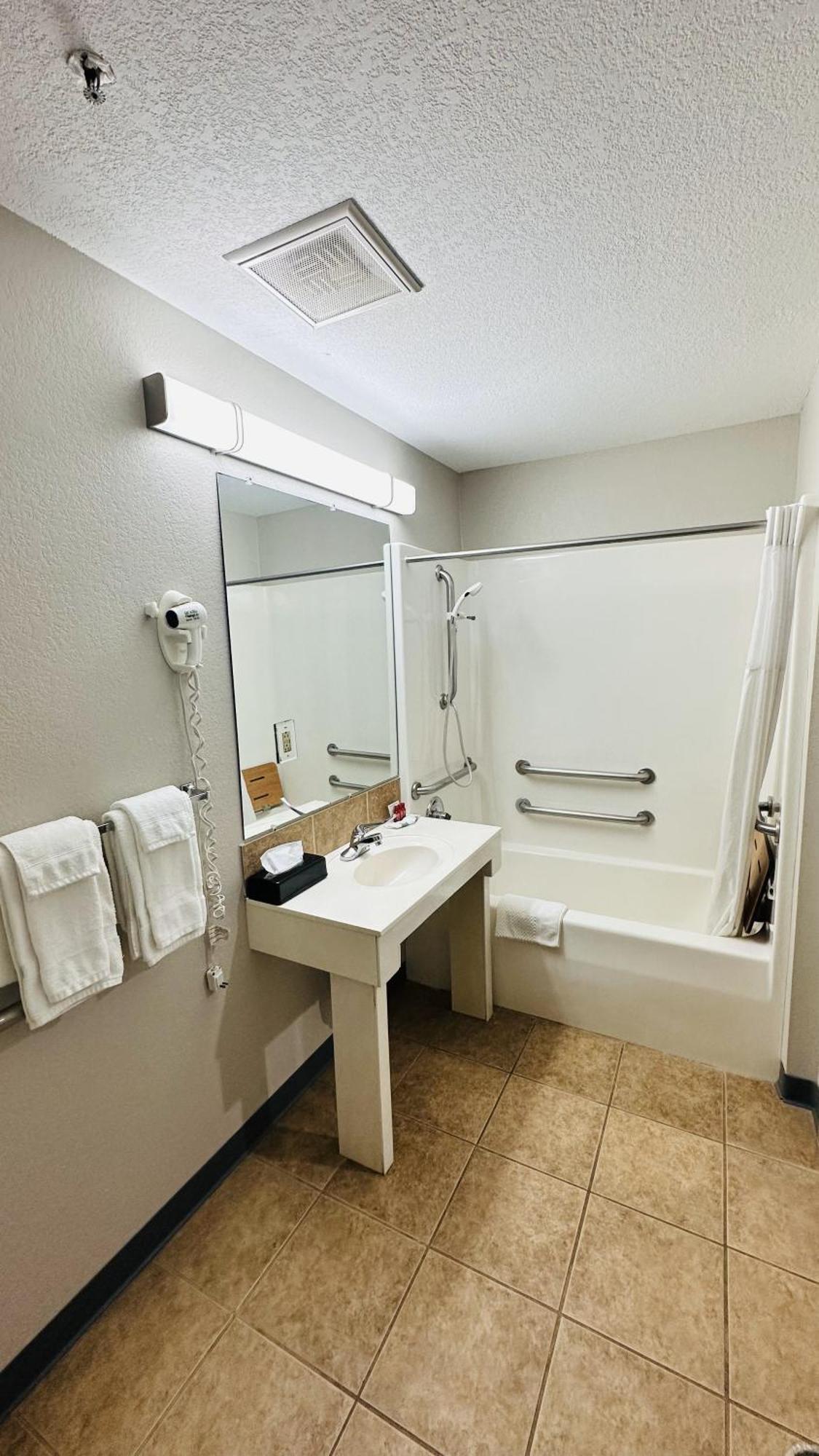 Days Inn & Suites By Wyndham Wynne Kamer foto