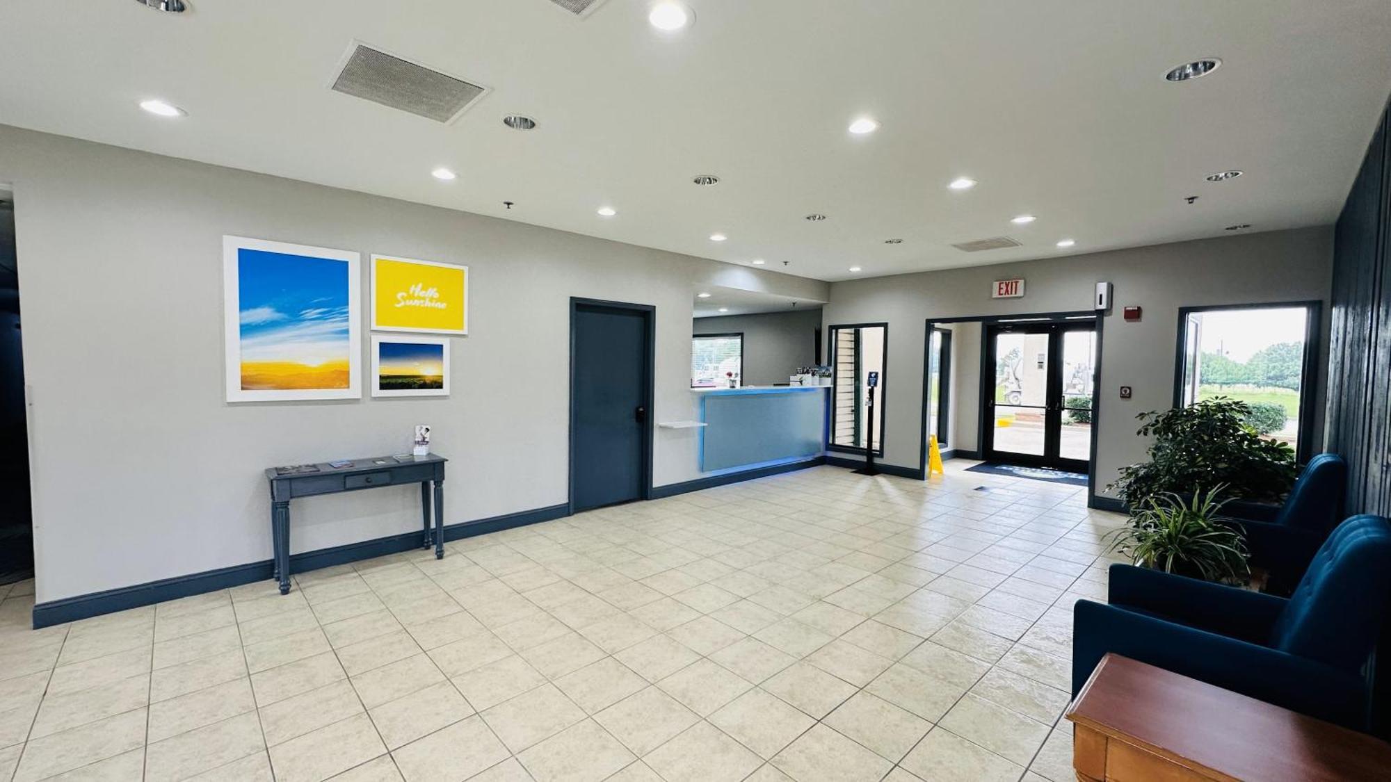 Days Inn & Suites By Wyndham Wynne Buitenkant foto